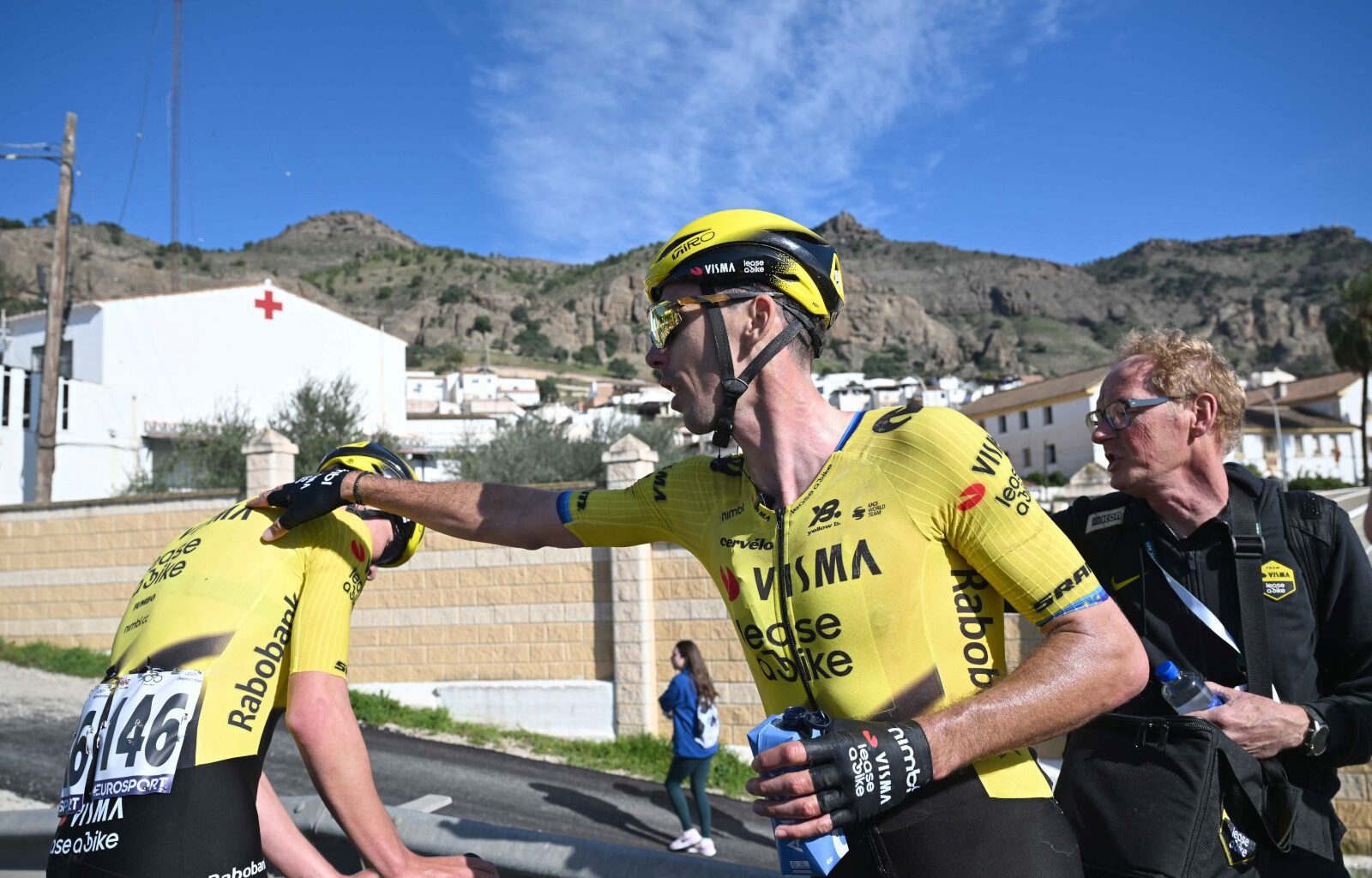 Peloton follows wrong turn in bizarre Flèche du Sud sprint meltdown