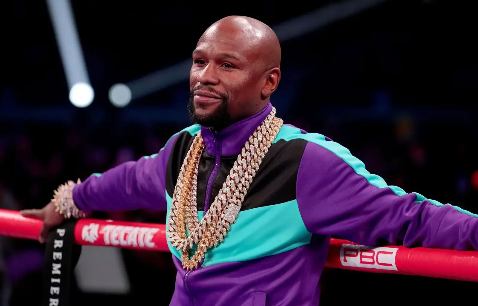 IRS alerts Mayweather about passport revocation, jeopardizing exhibitions