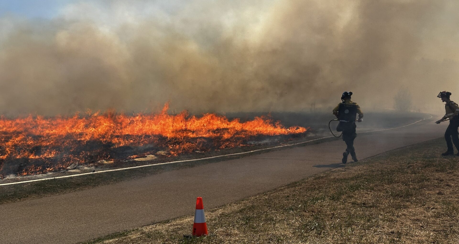 Firefighters burn parts of Edmonton river valley park to reduce wildfire risk