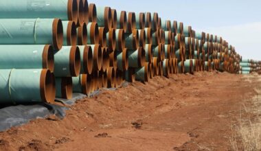 Canada-U.S. oil pipeline close to reaching requirement
