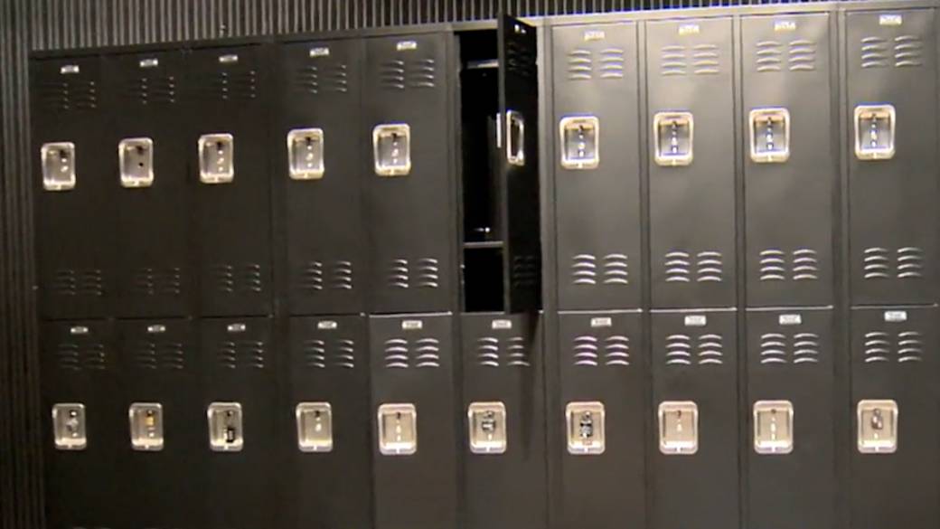 Click to play video: 'Calgary gym-goers warned about locker theft'