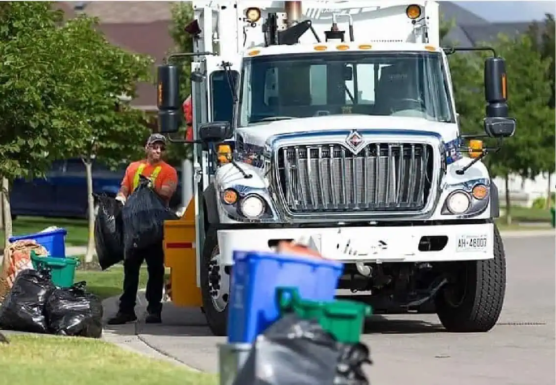 Delayed garbage and waste pick-up plan will have ‘seamless transition’ in Brampton, city says