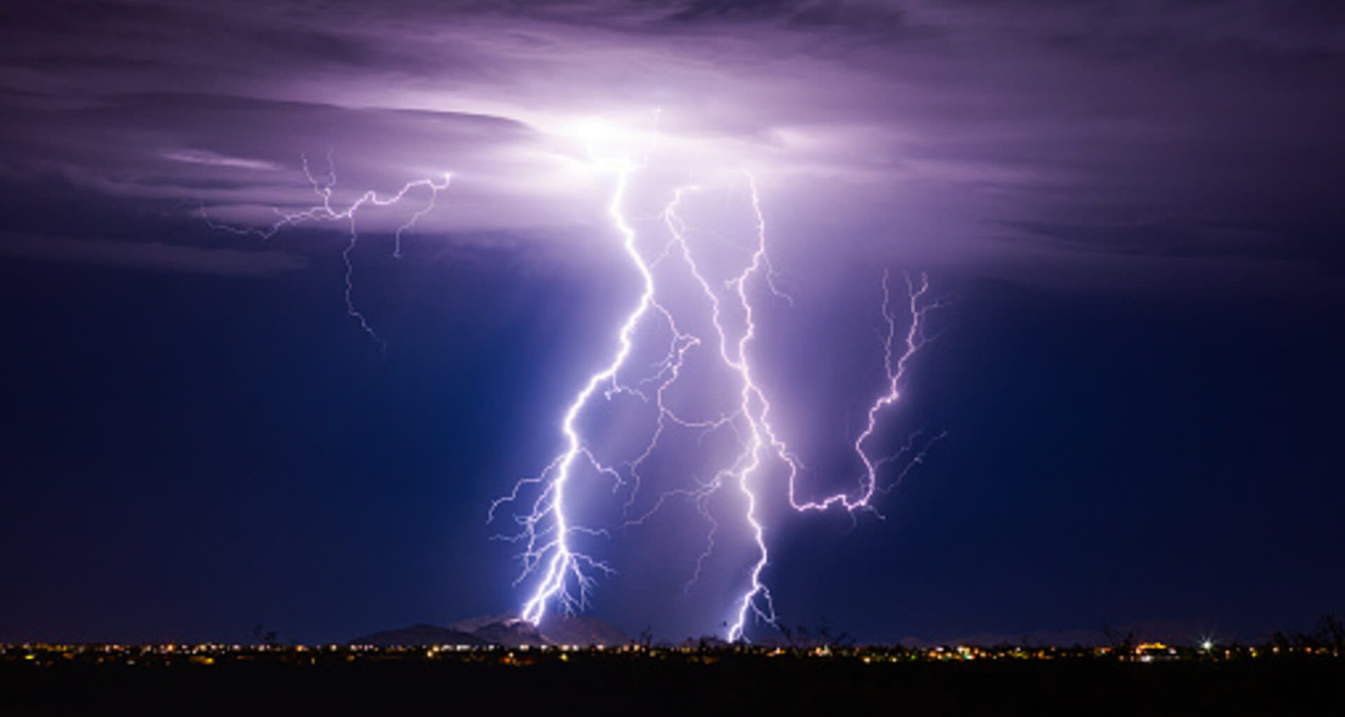 Tomorrow's Weather Edmonton (May 10): Thunderstorms and Warm Afternoon