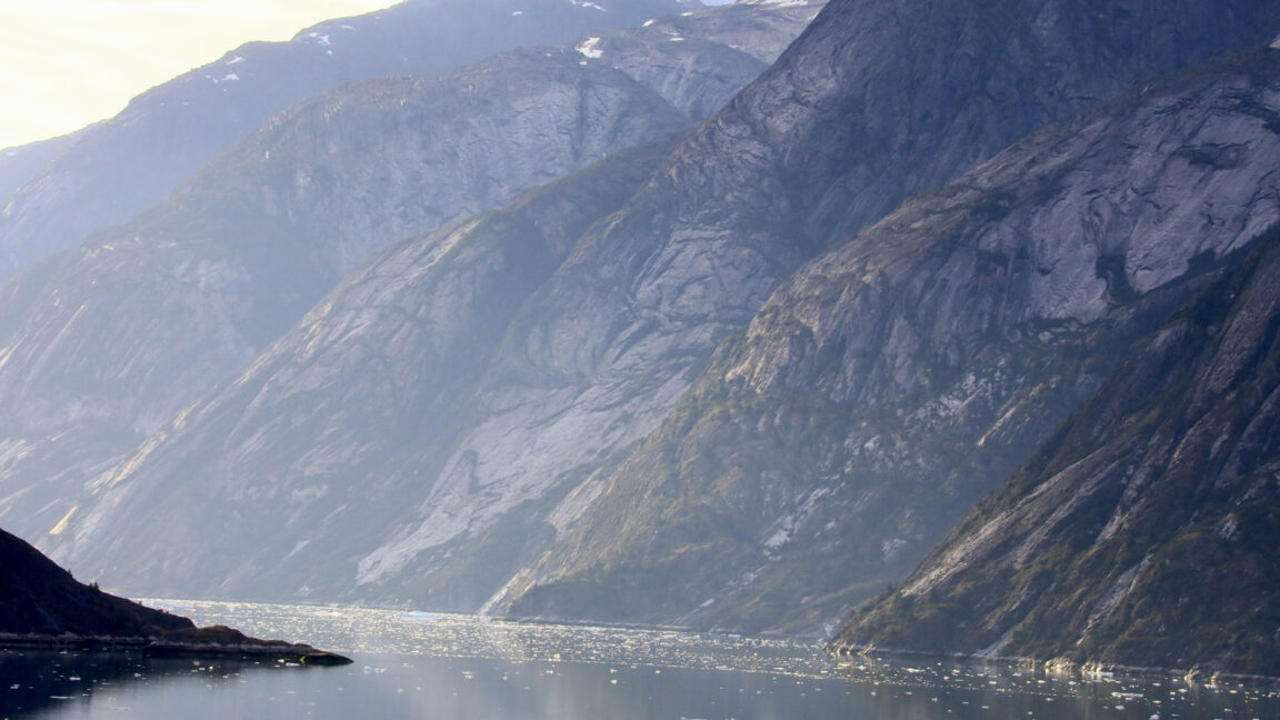 Huge landslide created a 500-meter-high tsunami in a major tourist area