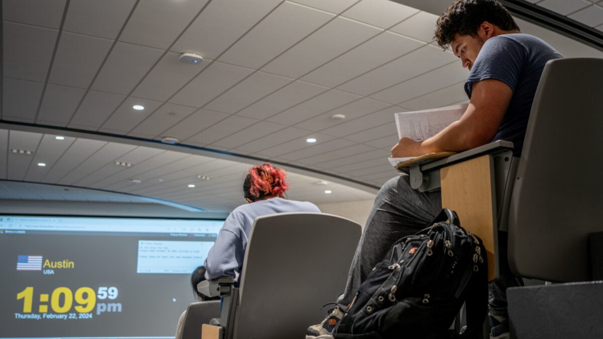 Students Are Learning Less and Getting Higher Grades Because of AI, Study Finds