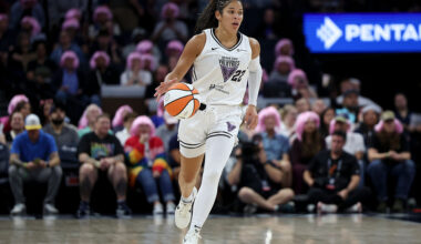 MINNEAPOLIS, MINNESOTA - SEPTEMBER 11: Veronica Burton #22 of the Golden State Valkyries dribbles up the court during the first quarter against the Minnesota Lynx at Target Center on September 11, 2025 in Minneapolis, Minnesota.