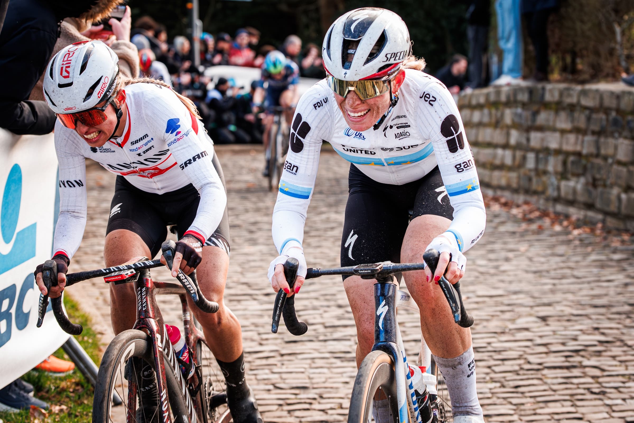 Kasia Niewiadoma (Canyon-SRAM Zondacrypto) and Demi Vollering (FDJ United - Suez) go flat out on the Muur during the 2026 Omloop Nieuwsblad (Photo: Pim Waslander/Soccrates/Getty Images)