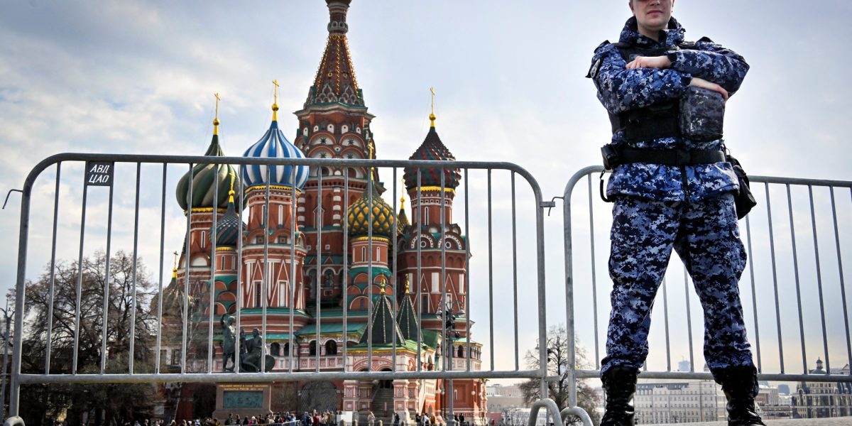 Russia's economy is much worse than it seems, and 'elites are increasingly alarmed' as GDP contracts