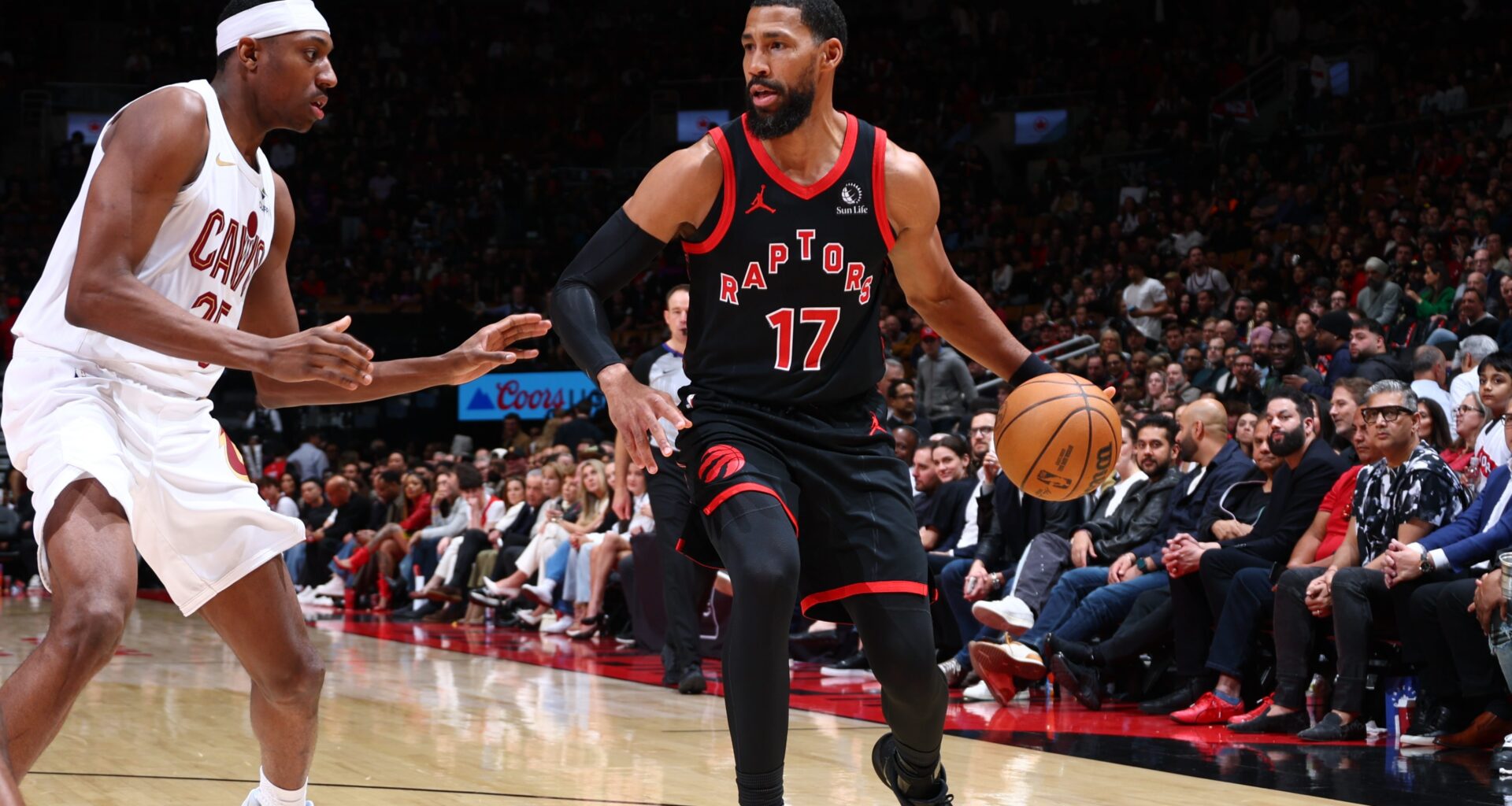 Garrett Temple drives to the basket