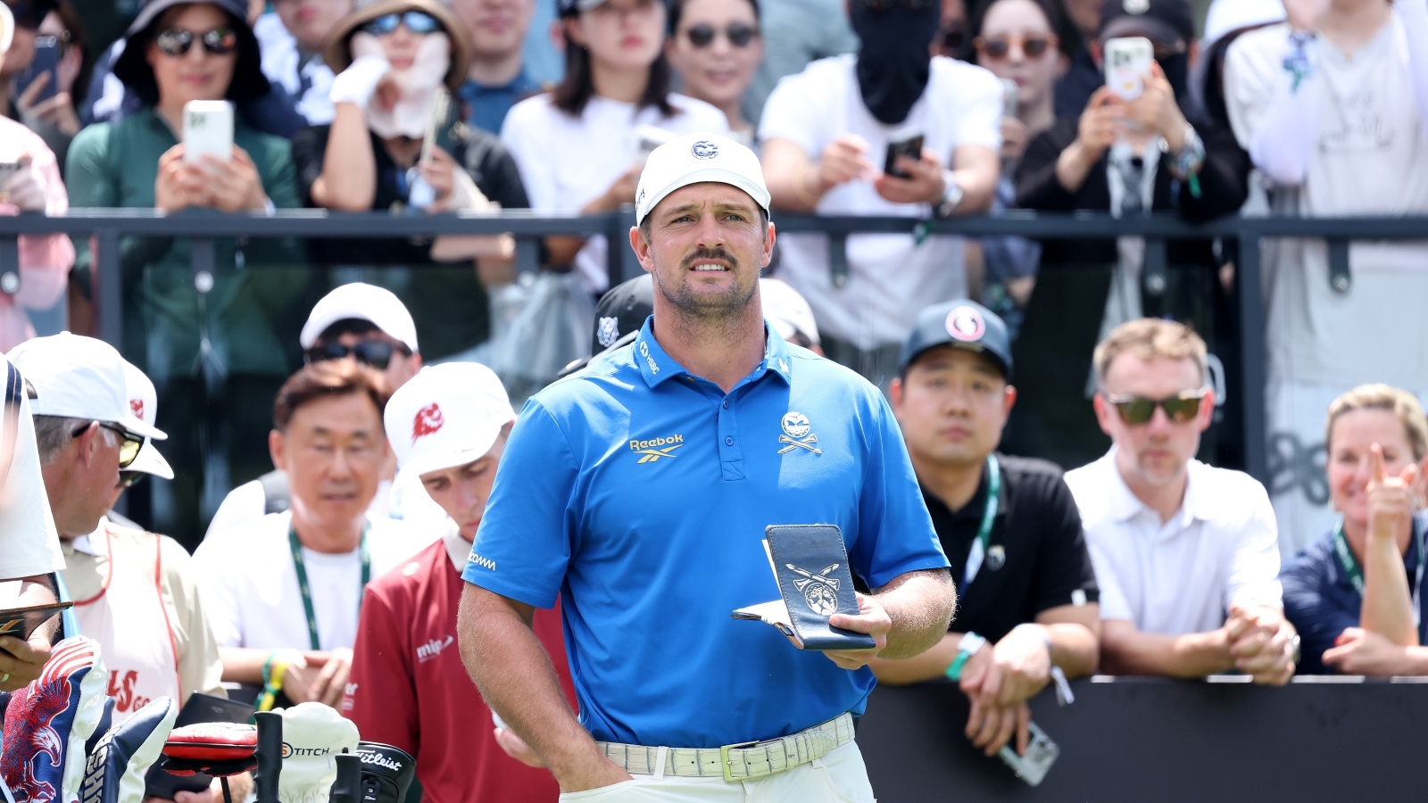 DeChambeau makes flying start to share LIV lead - News