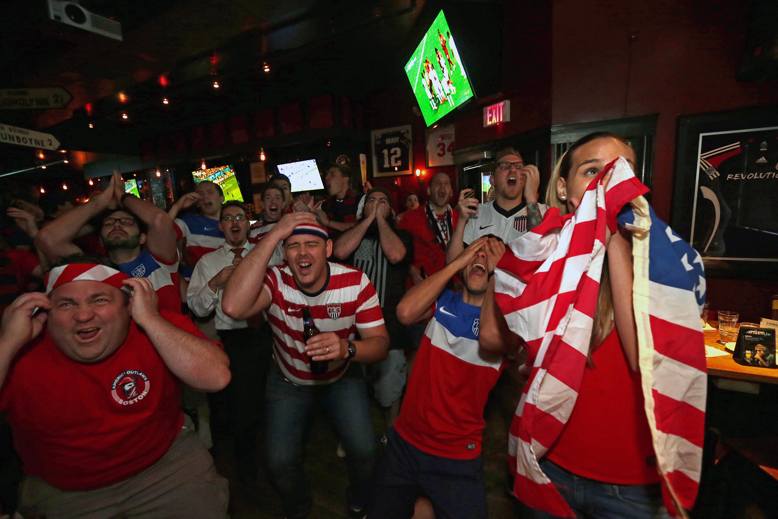 Fans watch the U.S. men's national team take on Germany at The Banshee in Dorchester in 2014.