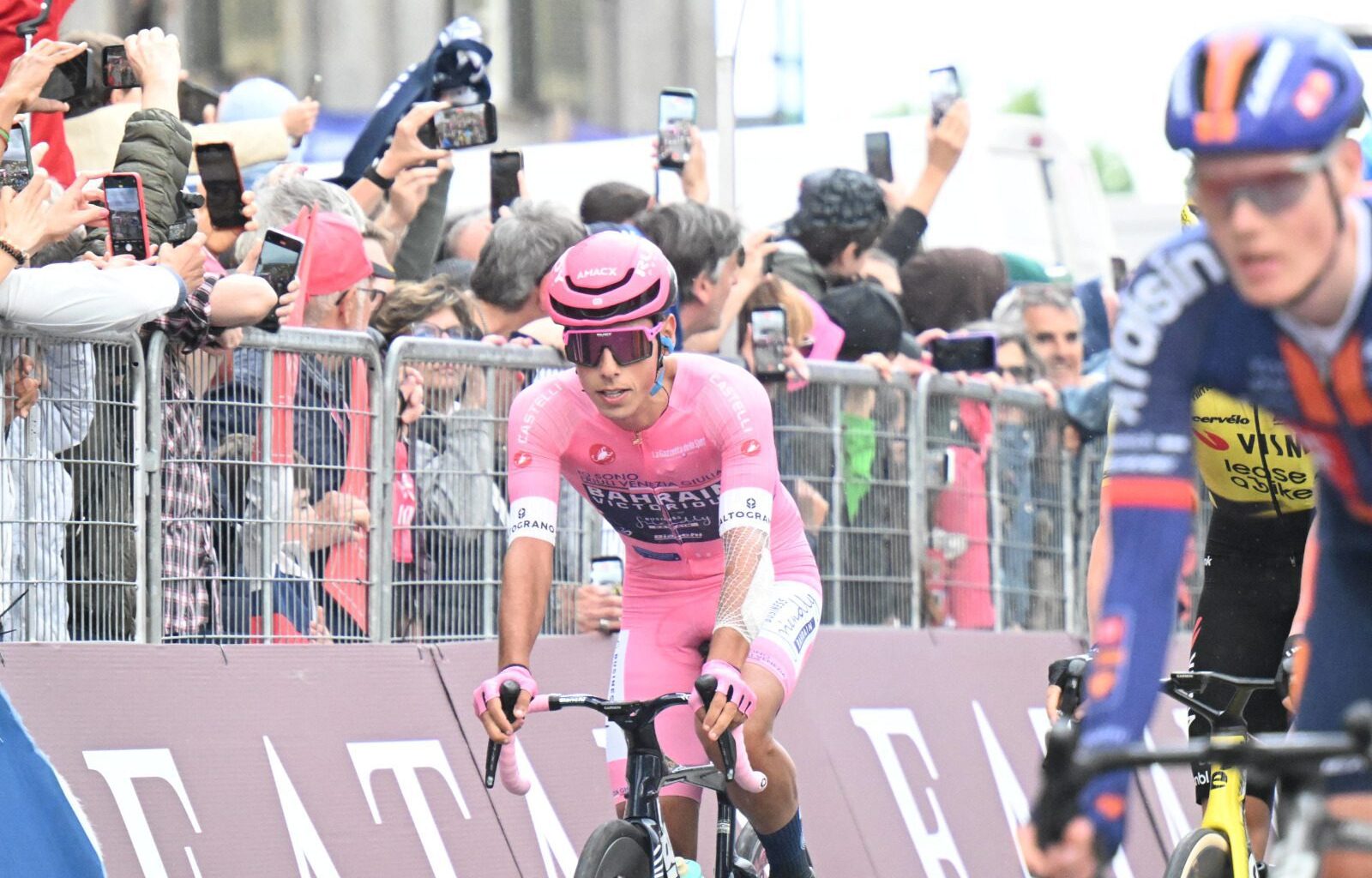 Stuyven chirps his rivals after crashy finish at Giro