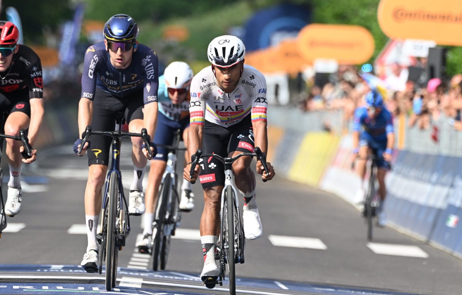 Giro Stage 18: Breakaway hunters eye tricky day of racing