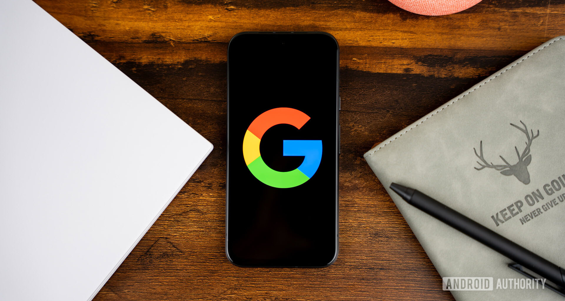 Google or Google Search logo on smartphone stock photo (3)