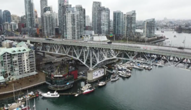Suicide barriers needed on Vancouver’s Granville Street Bridge, advocates say 