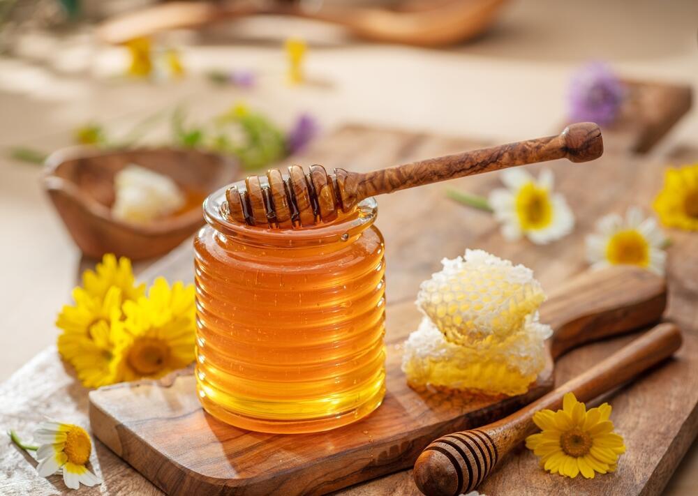 Being natural does not mean they are not calorie-dense (Photo: shutterstock) דבש