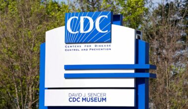 U.S. doctor tests positive for Ebola, CDC says