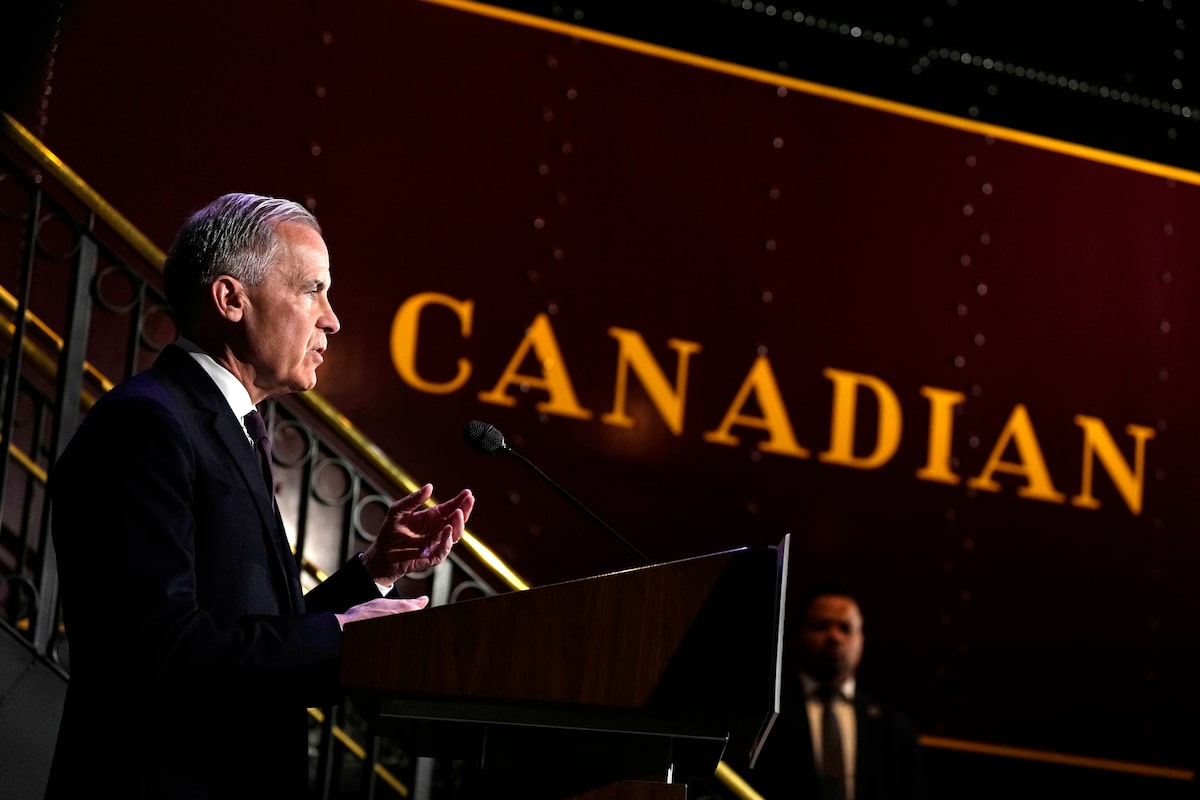 Pension funds should invest more in Canada, Senate finance committee chair says