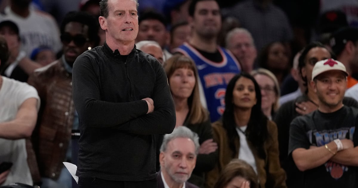 Kenny Atkinson defends keeping timeouts as Cleveland Cavaliers folded
