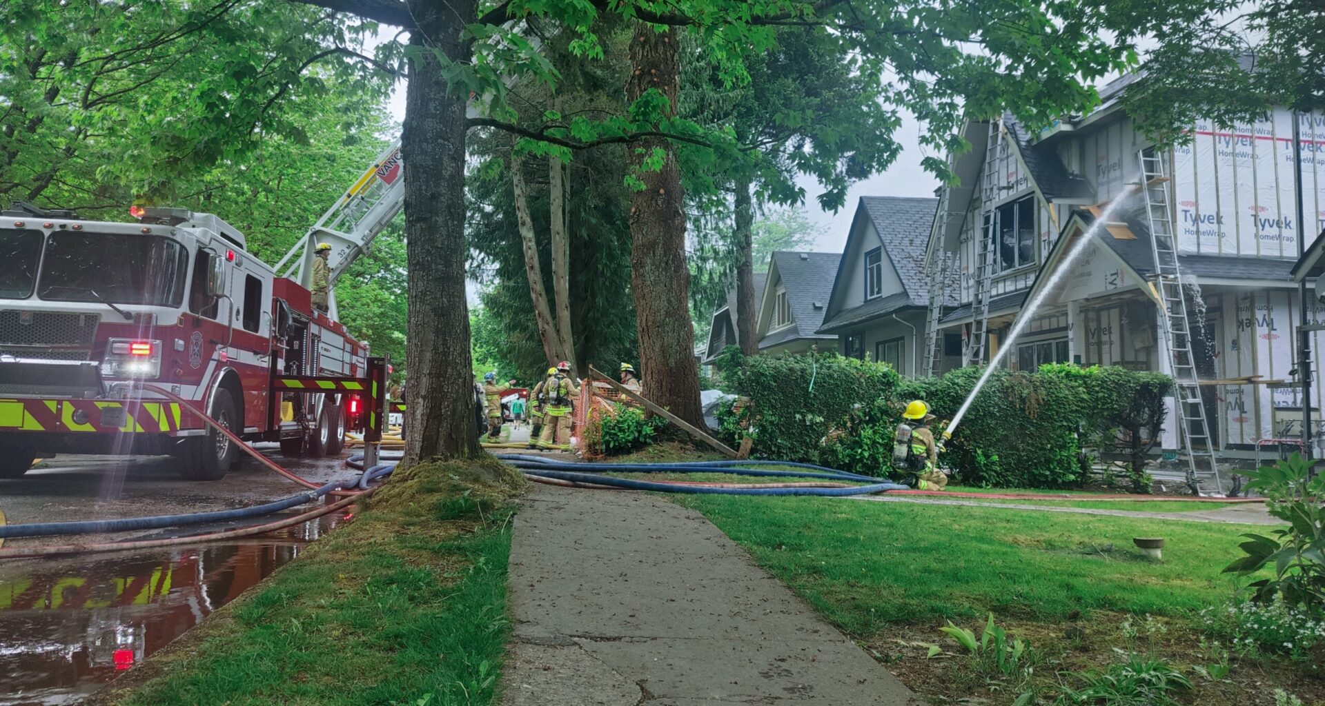 Fire crews battle blaze at Vancouver home