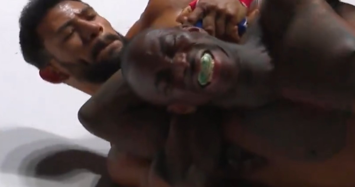 Hammerlock! Watch Rafael Alves deliver one of rarest submissions in MMA