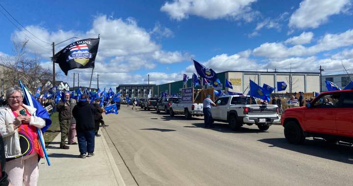 Alberta separation group delivers petition, says it has enough names for referendum