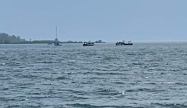 Underwater divers take over search for missing boater in Toronto - Toronto