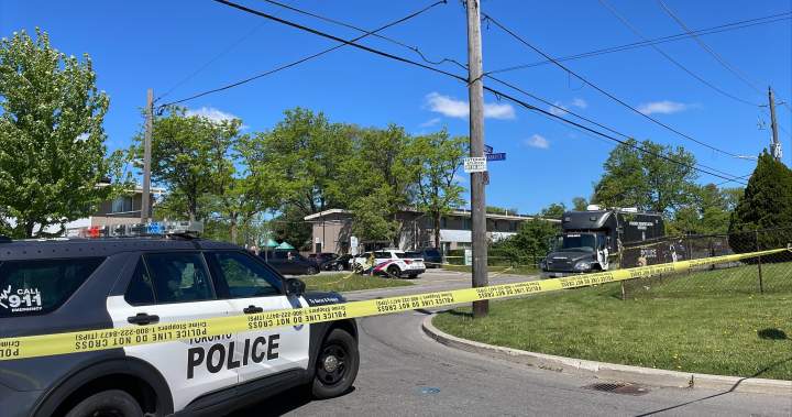 Toronto police seek suspects after 27-year-old fatally shot ‘steps from home’