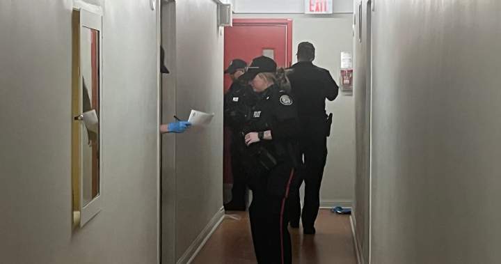 Suspect falls from balcony, dies while fleeing police after Toronto stabbing: SIU