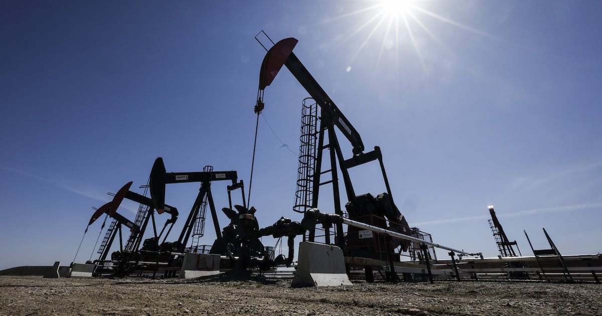 Canada slips into technical recession as economy stalls in Q1: StatCan - CTV News