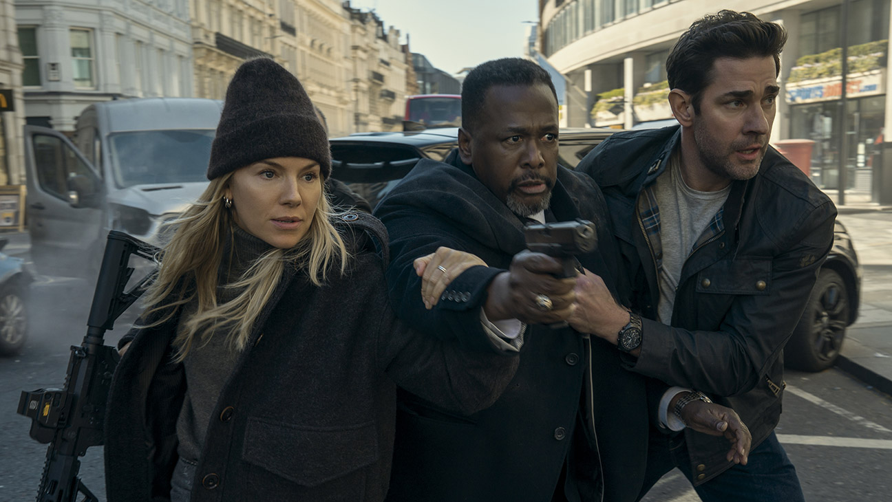 Emma Marlowe (Sienna Miller), James Greer (Wendell Pierce) , and Jack Ryan (John Krasinski) in Tom Clancy's Jack Ryan: Ghost War