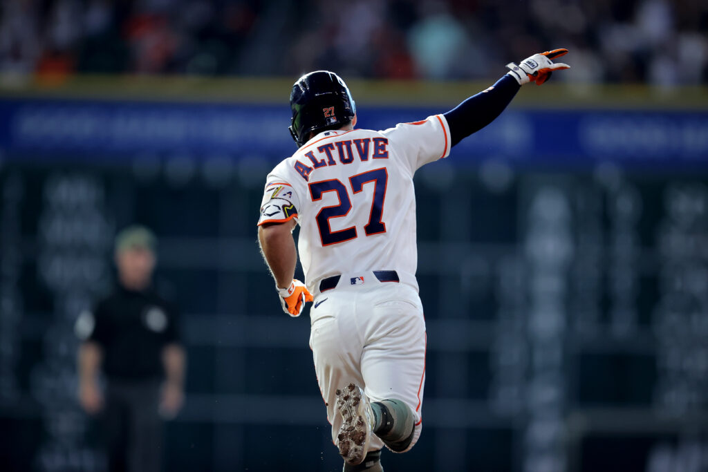Jose Altuve To Be Placed On IL With Oblique Strain