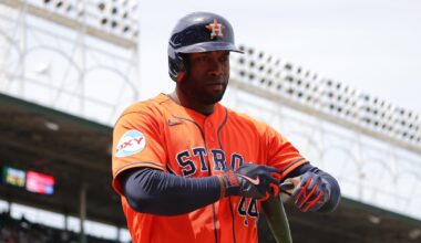 Houston Astros slugger Yordan Alvarez exits vs. Chicago Cubs with back spasms