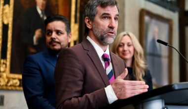 Steven Guilbeault expected to quit Liberal caucus as early as Wednesday, sources say
