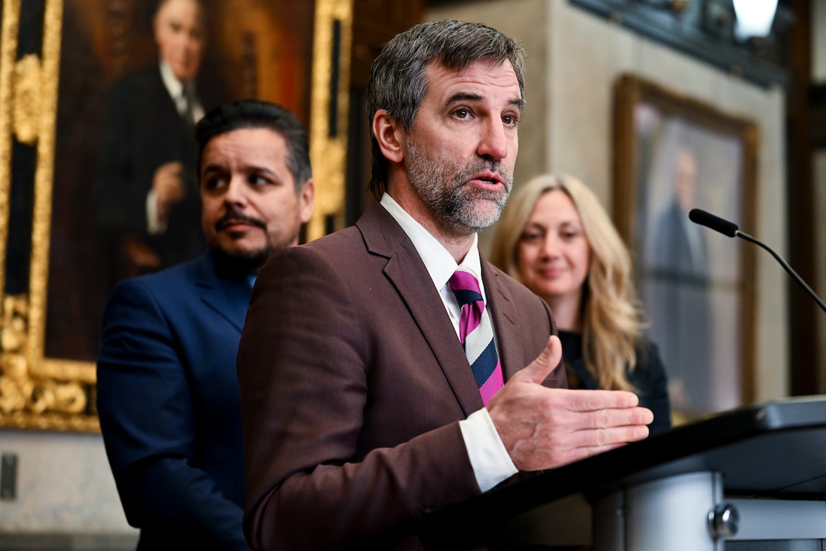Steven Guilbeault expected to quit Liberal caucus as early as Wednesday, sources say