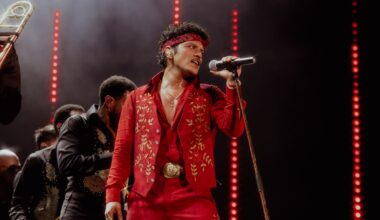 Bruno Mars brings the funk uptown in Toronto
