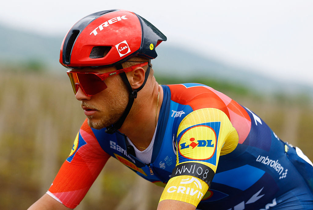 Lidl - Trek Italian rider Jonathan Milan wearing a black mourning armband " WW108" a tribute dedicated to the Belgian cyclist Wouter Weylandt, who tragically passed away following a crash while competing the third stage of the Giro d'Italia on 2011, during the 2nd stage of the Giro d'Italia 2026 - Tour of Italy cycling race between Burgas and Veliko Tarnovo, Bulgaria, on May 9, 2026. (Photo by Luca Bettini / AFP)