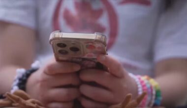Why some Canadian parents oppose Australia-style social media ban - CTV News