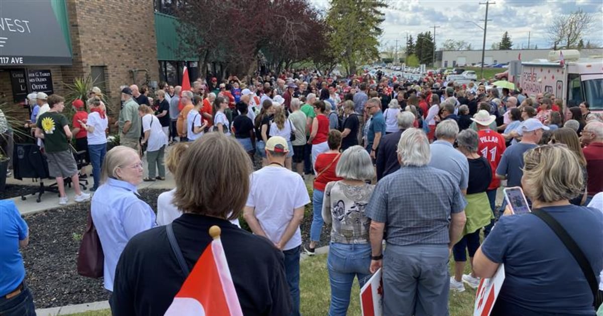 Hundreds rally for opening of Forever Canadian campaign office - CTV News