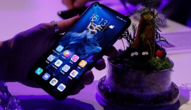 Former Huawei subsidiary planning talks with federal government to enter Canada