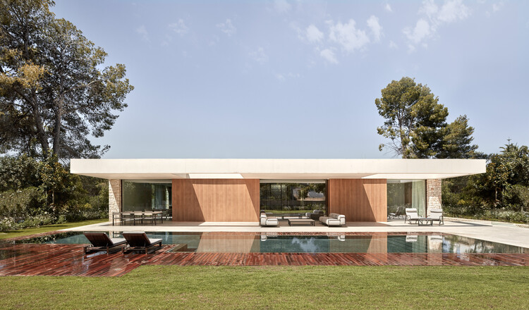 House in La Cañada / Ramón Esteve Estudio - Image 1 of 26