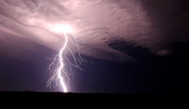 Tomorrow's Weather Edmonton (May 22): Thunderstorms & Mild Temps