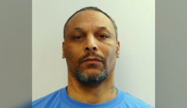 Toronto police warn violent offender released from prison