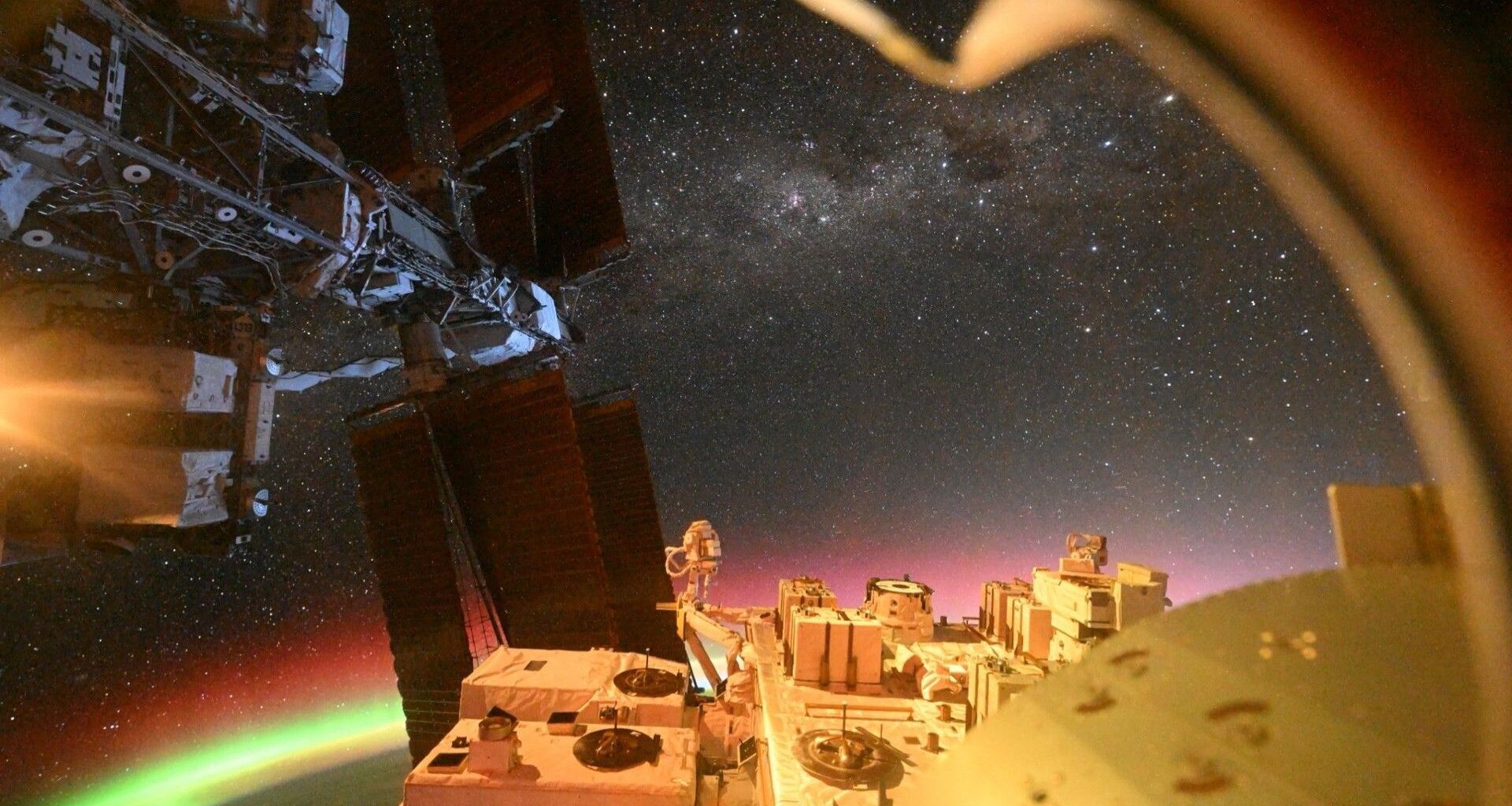 Astronaut captures aurora magic from the ISS photo of the day for May 28, 2026
