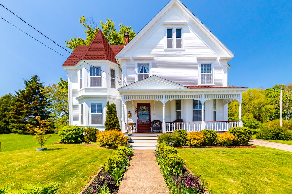 The city driving a mortgage-delinquency surge, NDAs silencing some buyers and the Home of the Week: Canadian real estate news for the week of May 8