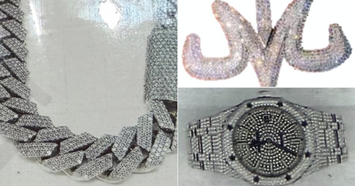 Toronto robbery: $1M in jewellery stolen in downtown core