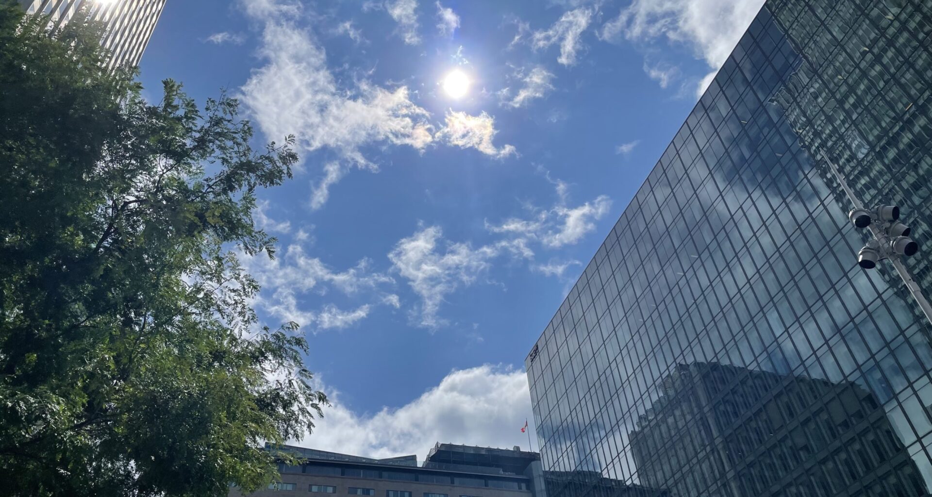 Summer-like warmth and strong winds arrive in Montreal this week