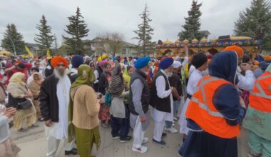 Thousands celebrate Sikh spring festival of Vaisakhi in Calgary