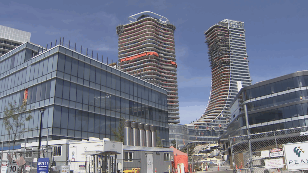 Vancouver's Oakridge Park mall to open May 28