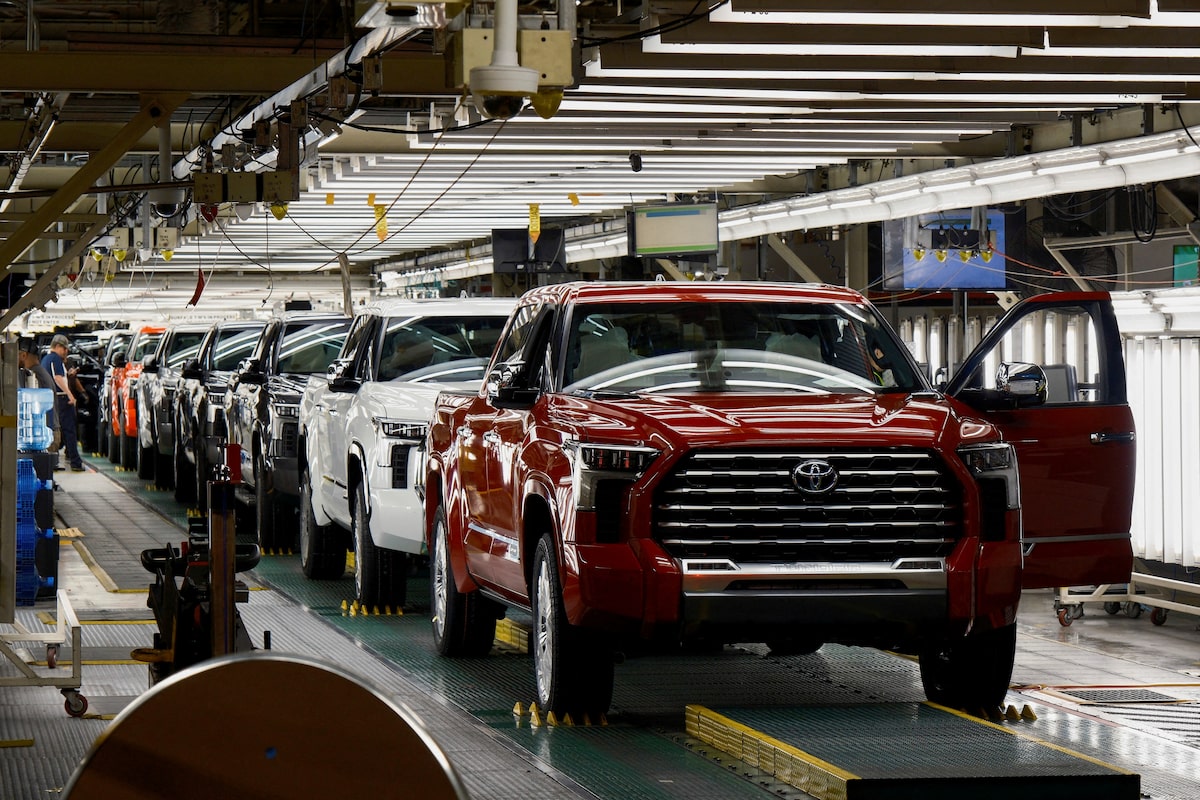 Trump administration wants to raise North American auto content to 82%, with half from U.S.
